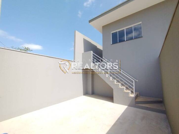 Casa à venda com 2 quartos, 80m² - Foto 2