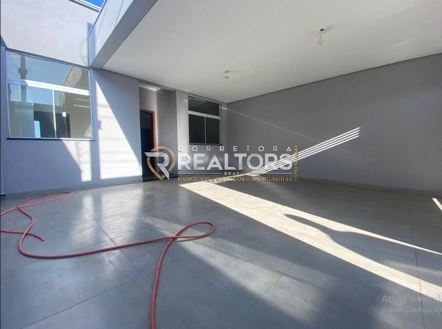 Casa à venda com 3 quartos, 170m² - Foto 2