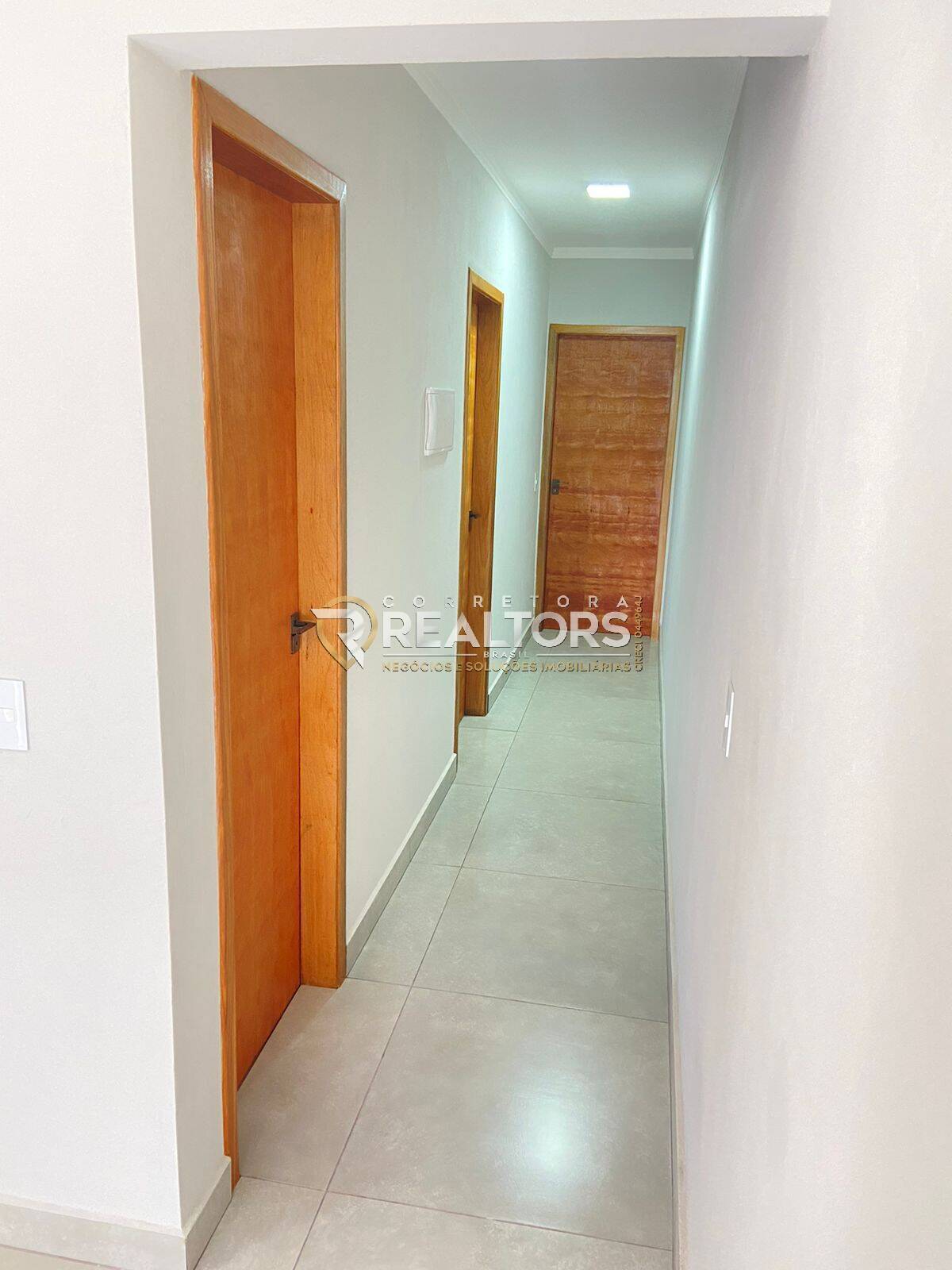 Casa à venda com 2 quartos, 70m² - Foto 4