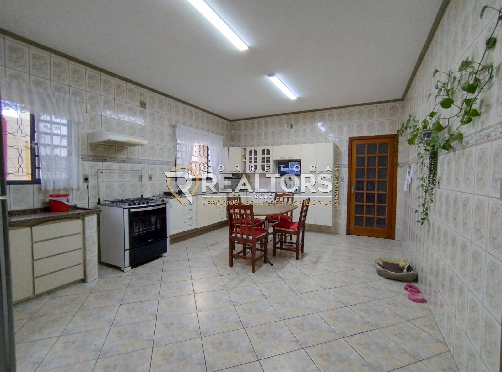 Casa à venda e aluguel com 5 quartos, 260m² - Foto 8