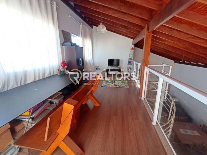 Casa à venda com 3 quartos, 180m² - Foto 4