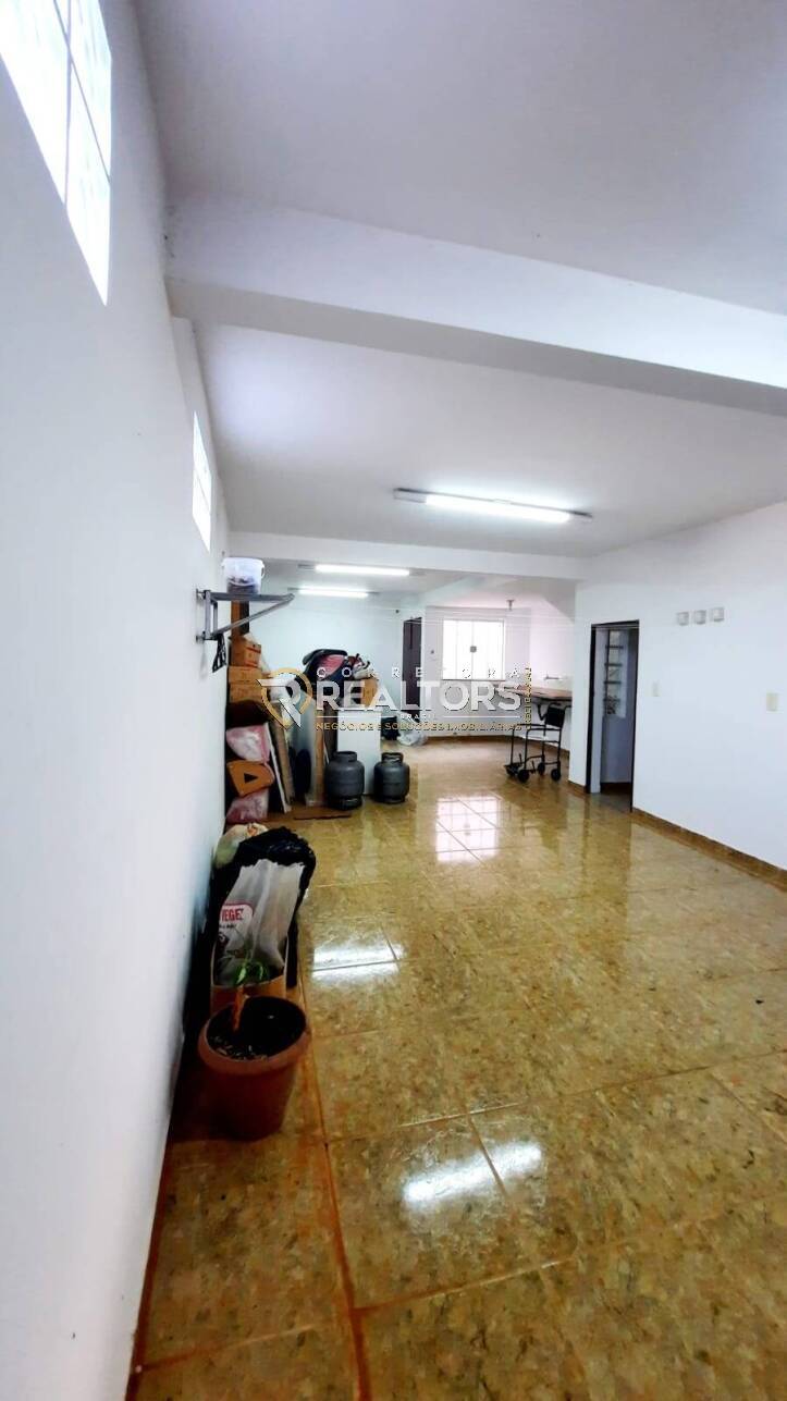 Casa à venda com 3 quartos, 216m² - Foto 22